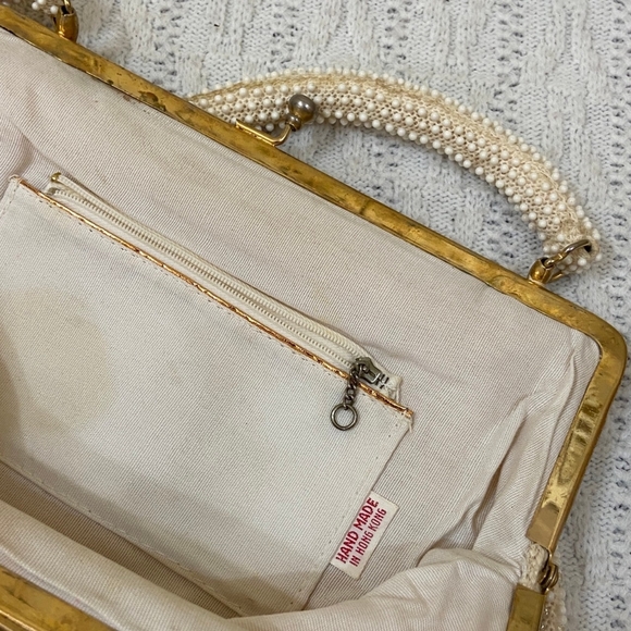 Vintage White Beaded Hand Bag with Mother of Pearl Clasp - Picture 7 of 8